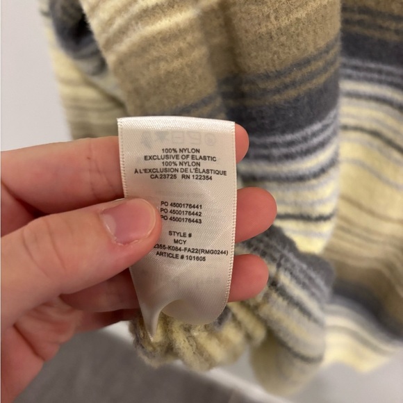 Wilfred Hush Knit V-neck Sweater - Picture 6 of 6